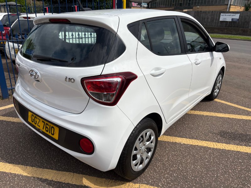 White 2017 Hyundai i10 1.0 SE Hatchback 5dr Petrol Manual Euro 6 66 ps in Cromwell Cars