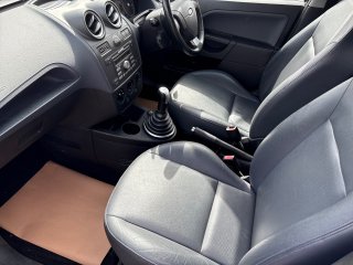 /photos/9640/6f478018-bda5-95eb-d236-6dcb02217dba_i320x240.jpg