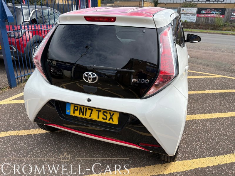 White 2017 Toyota Aygo 1.0 VVT-i x-press Hatchback 5 Door / 20 Road Tax in St. Neots