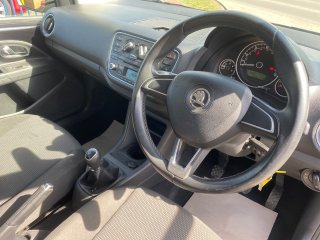 /photos/9640/b1e351d6-23a7-a09a-3a82-df05fff6d1ab_i320x240.jpg