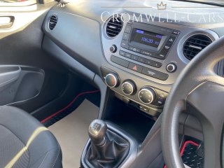 /photos/9640/d5fd1b1c-47d2-1df5-7ac9-d67a53fa838d_processed1_i320x240.jpg