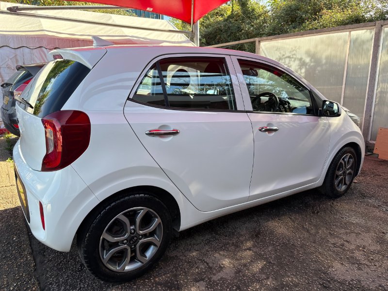 White Kia Picanto 69 plate 1.25 3 Hatchback 5 Door Automatic Euro 6 83 bhp